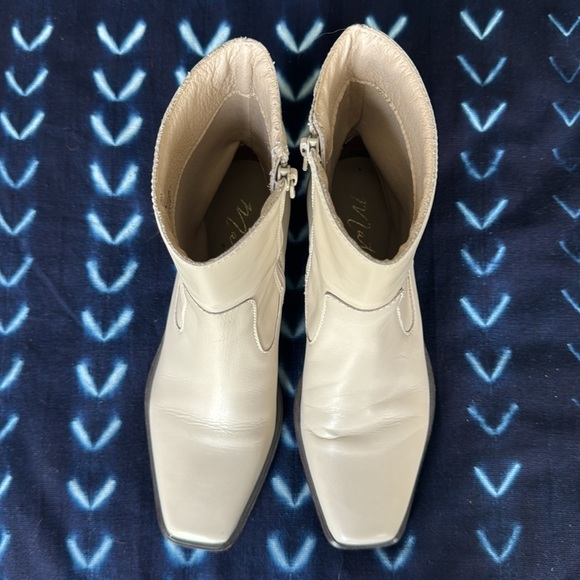 Matisse Ezra Boot in Bone - Picture 2 of 10